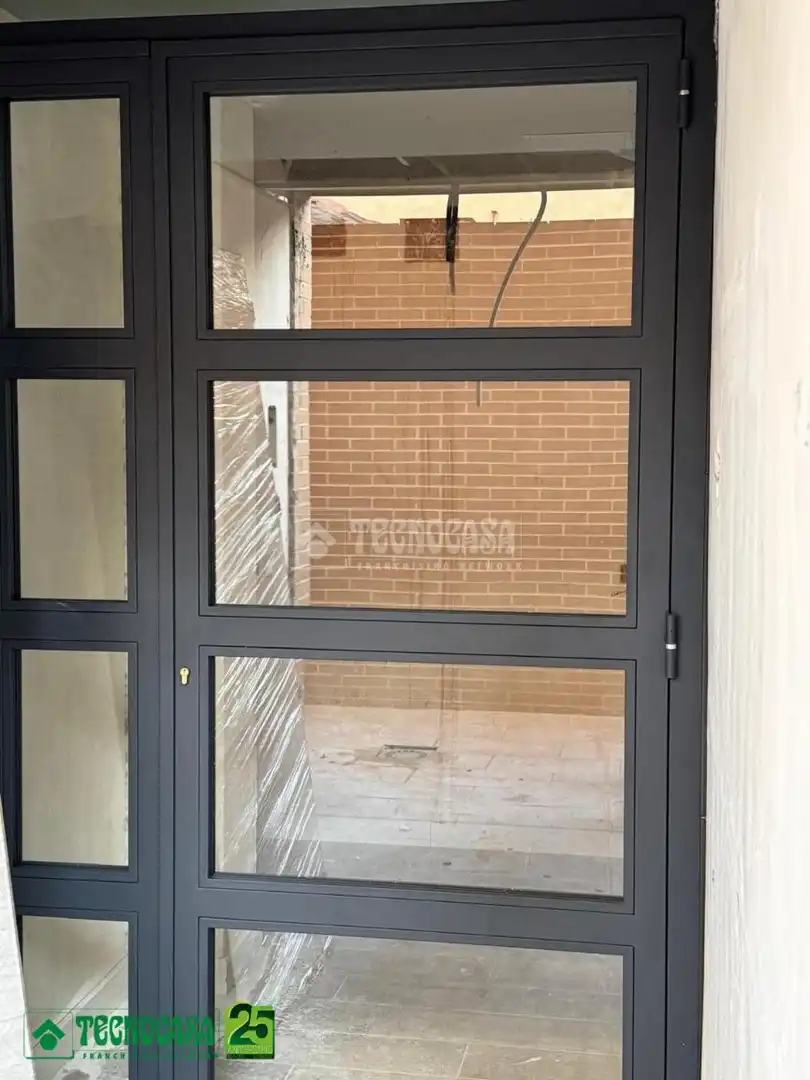 Exterior view of Duplexes for sale in Toledo  with Air Conditioner