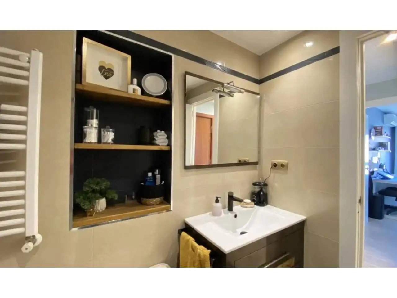 Bathroom of Flat for sale in Cornellà de Llobregat