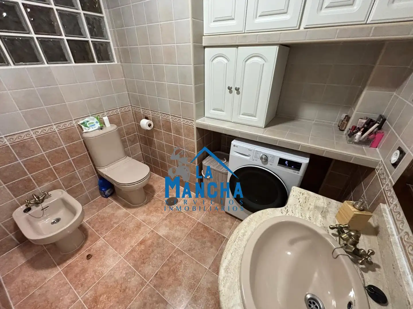 Baño de Piso de alquiler en Albacete con Aire acondicionado, Calefacción y Amueblado
