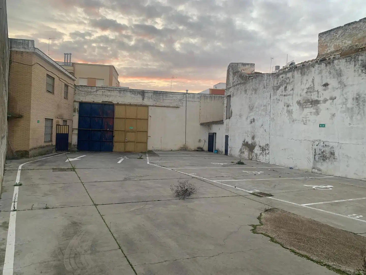 Vista exterior de Residencial en venta en Utrera Ciudad 