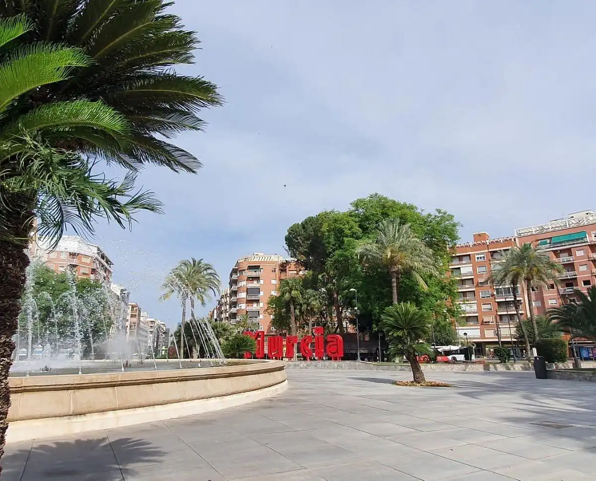 Vista exterior de Pis en venda en Murcia amb Terrassa i Balcó