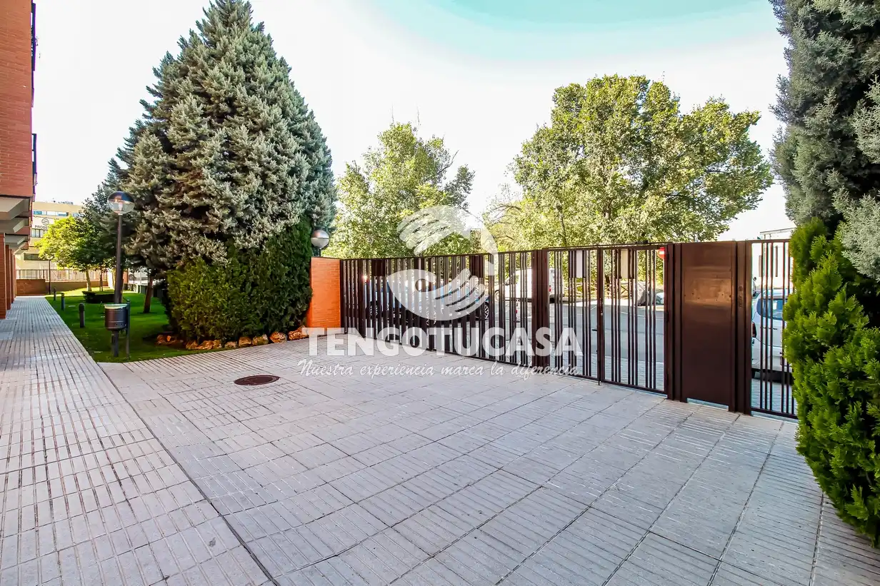 Piso en venta en Calle de Belfast, Rejas