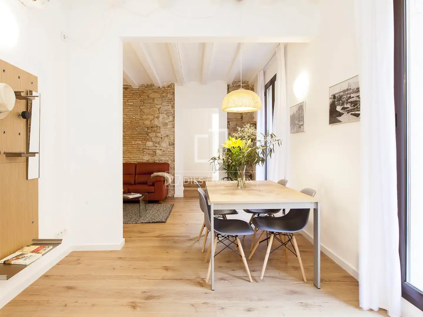 Vista exterior de Piso en venta en Barcelona con Aire acondicionado, Amueblado y Balcón