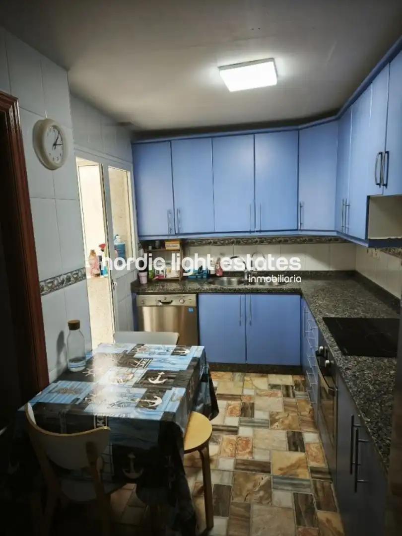 Cocina de Piso en venta en Málaga con Terraza, Trastero y Piscina