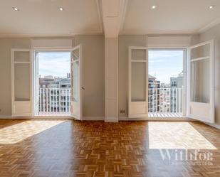 Living room of Flat to rent in  Barcelona Capital  with Air Conditioner and Balcony