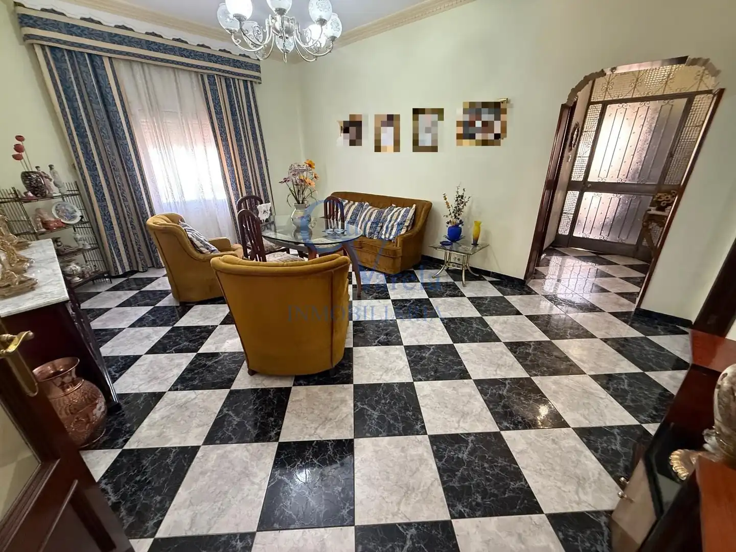 Sala d'estar de Casa o xalet en venda en Dos Hermanas amb Aire condicionat, Calefacció i Terrassa