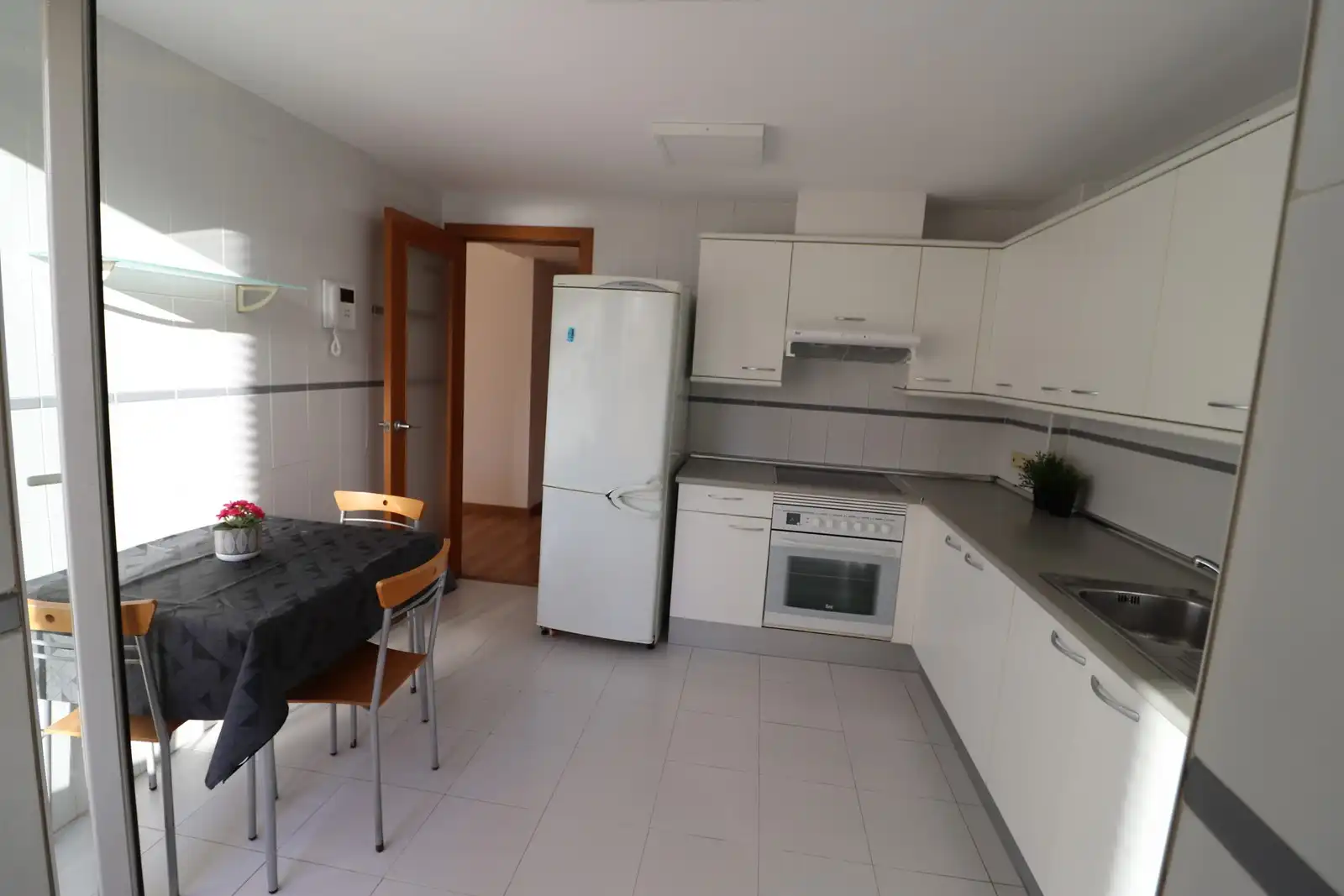 Cocina de Piso de alquiler en  Palma de Mallorca con Aire acondicionado, Parquet y Terraza