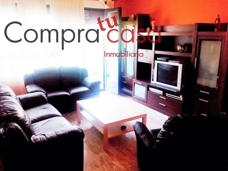 Sala d'estar de Casa o xalet en venda en Palazuelos de Eresma amb Calefacció, Jardí privat i Parquet