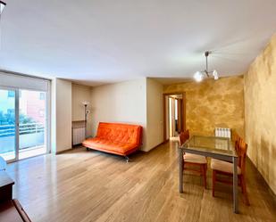 Living room of Flat for sale in Terrassa  with Air Conditioner, Heating and Parquet flooring