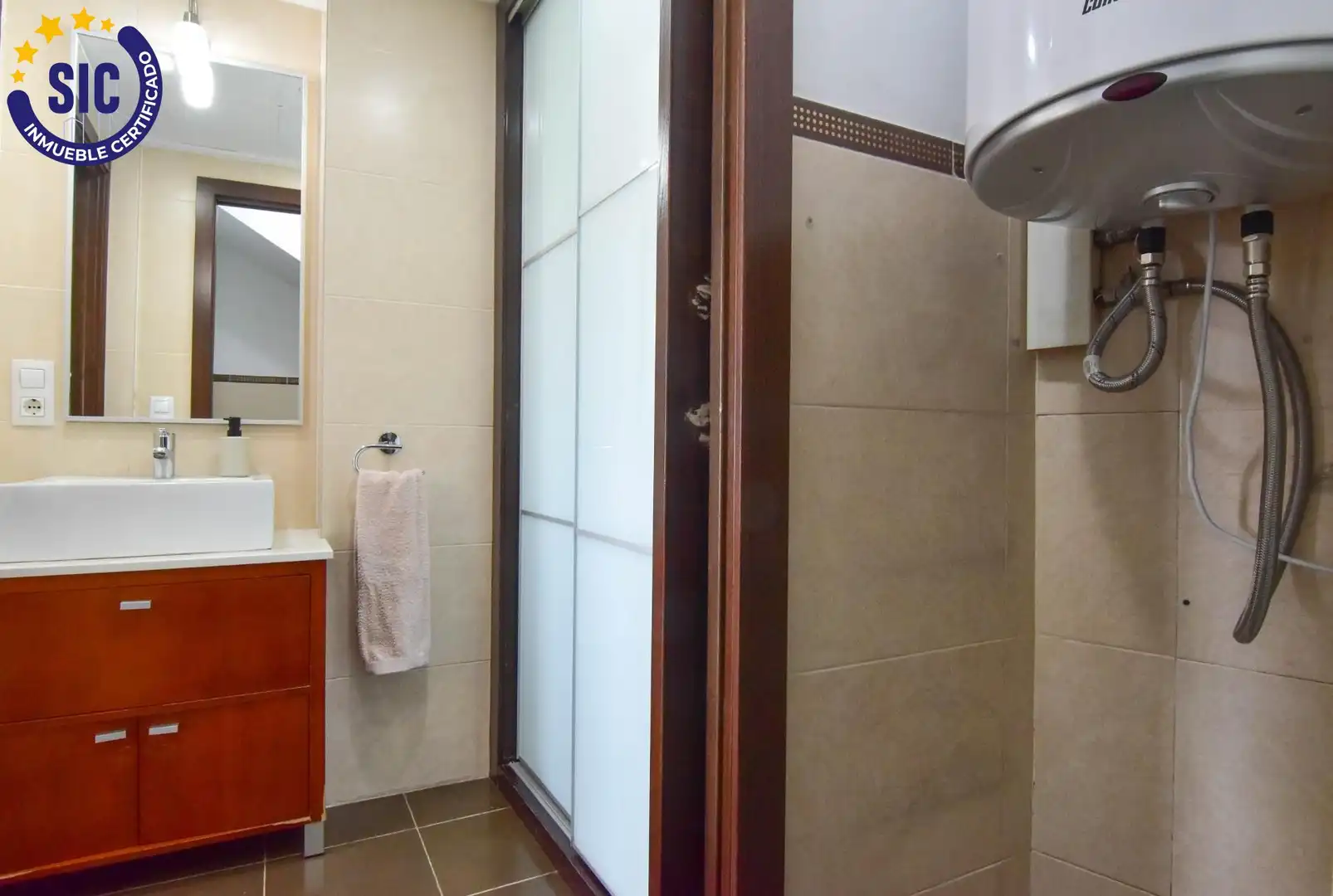 Baño de Dúplex en venta en Catarroja con Aire acondicionado, Calefacción y Trastero