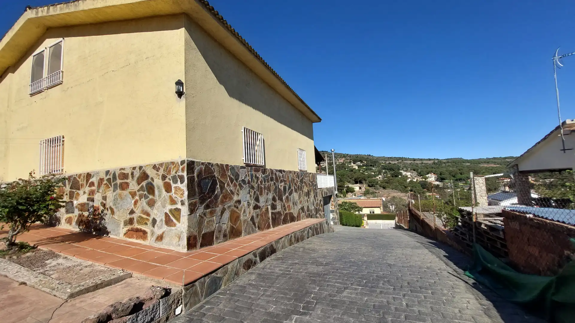 Vista exterior de Casa o xalet en venda en Sant Llorenç Savall amb Calefacció, Jardí privat i Terrassa