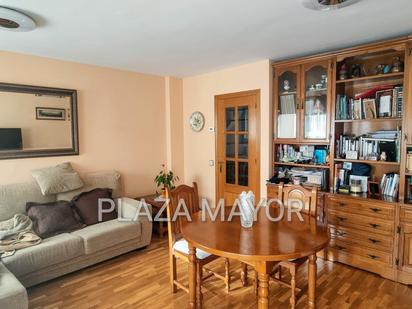 Sala d'estar de Dúplex en venda en Salamanca Capital amb Calefacció, Parquet i Terrassa