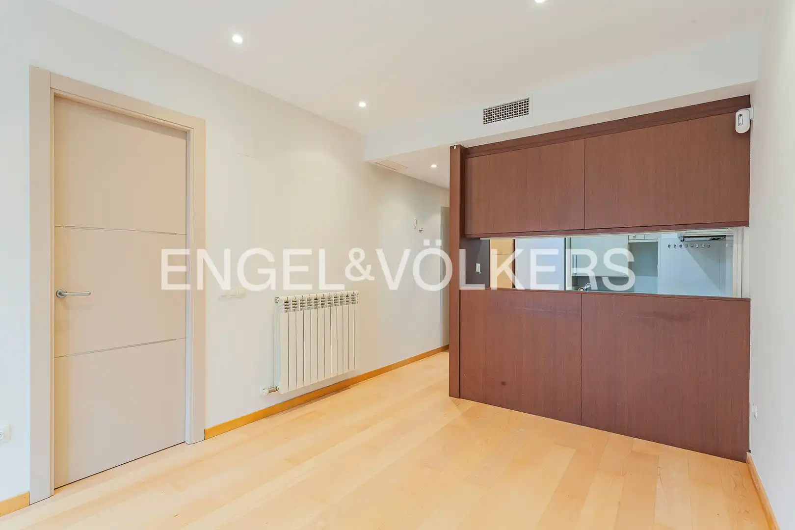 Sala d'estar de Pis en venda en Barcelona amb Aire condicionat, Calefacció i Parquet