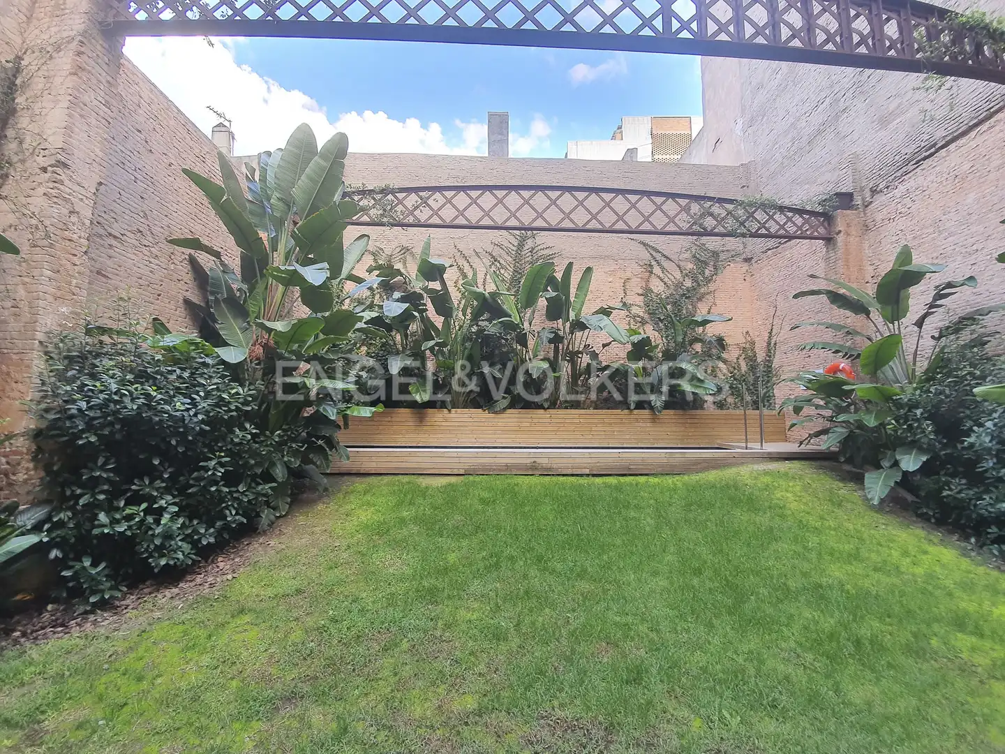 Garten von Wohnung zum Verkauf in Barcelona mit Klimaanlage, Heizung und Privatgarten