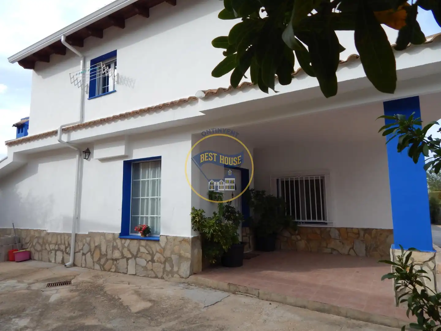 Vista exterior de Casa o xalet en venda en Ontinyent amb Calefacció, Jardí privat i Terrassa