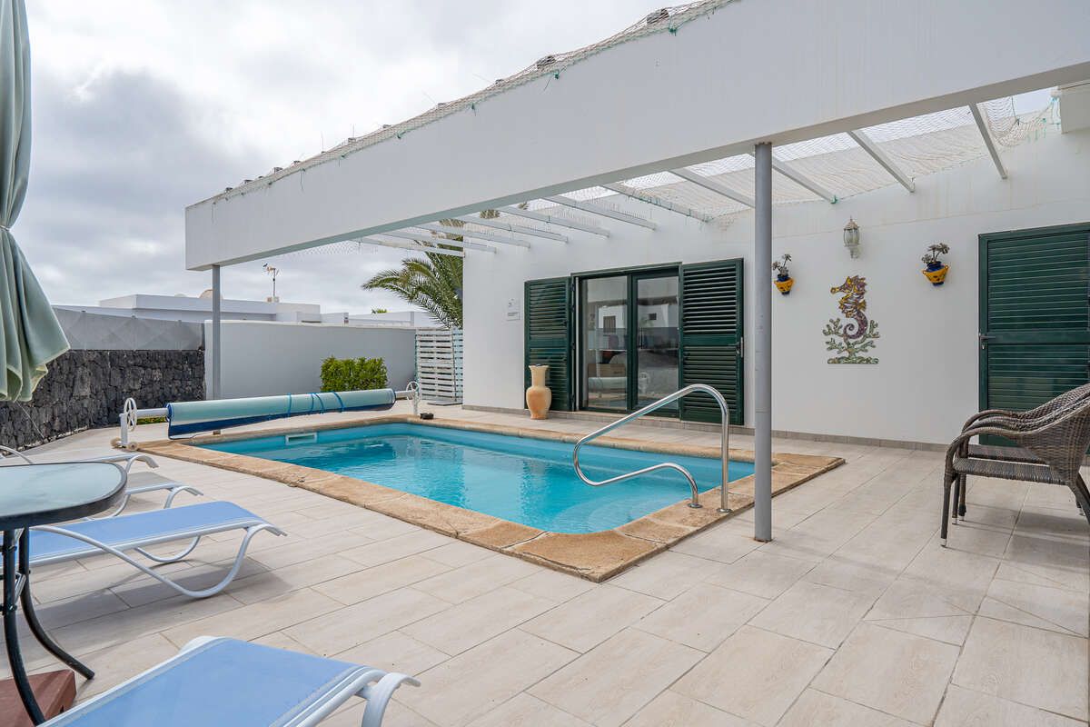 Swimming pool of House or chalet for sale in Yaiza  with Private garden and Swimming Pool
