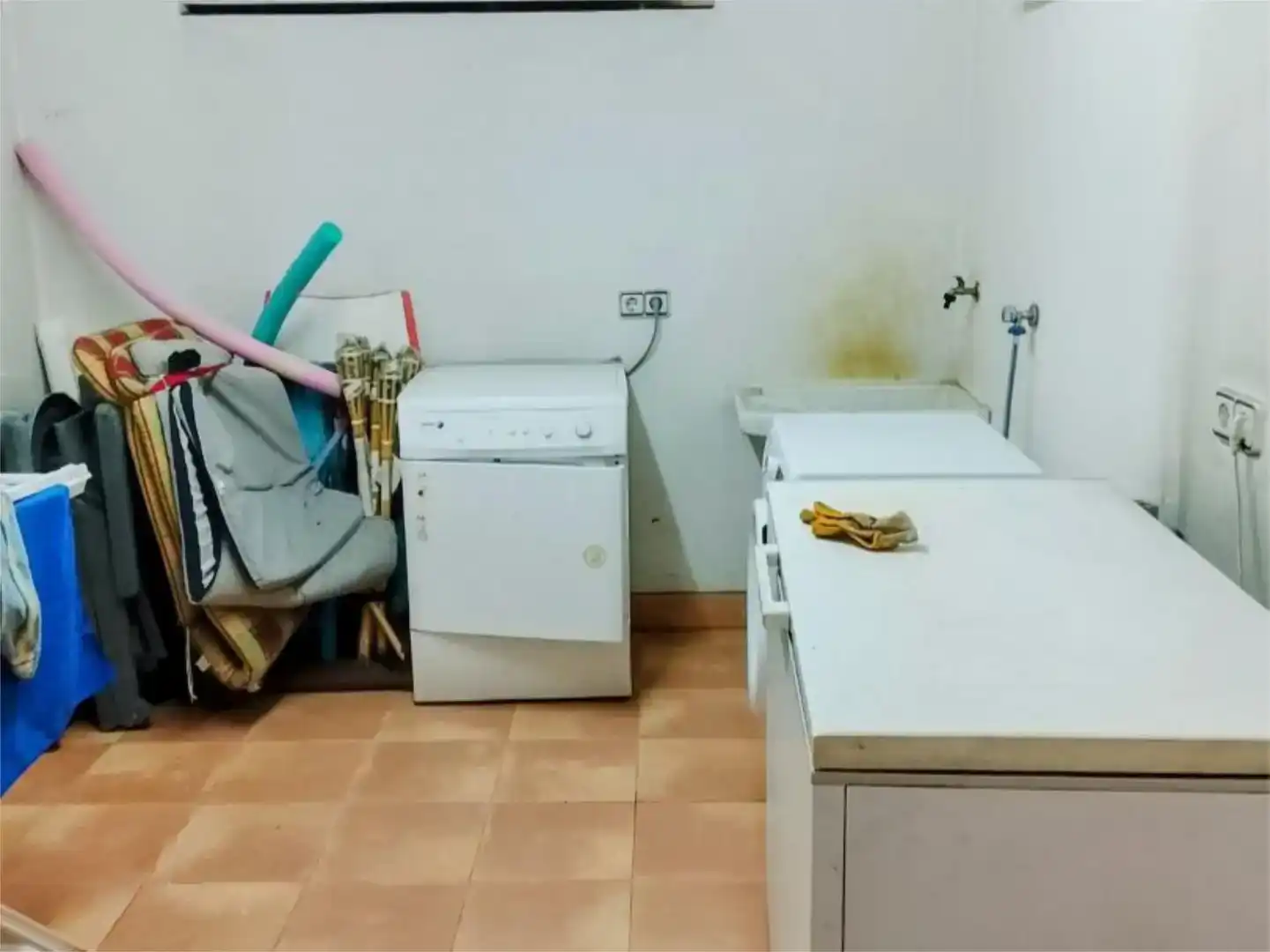 Cuina de Casa o xalet en venda en Pontevedra Capital  amb Jardí privat, Traster i Piscina