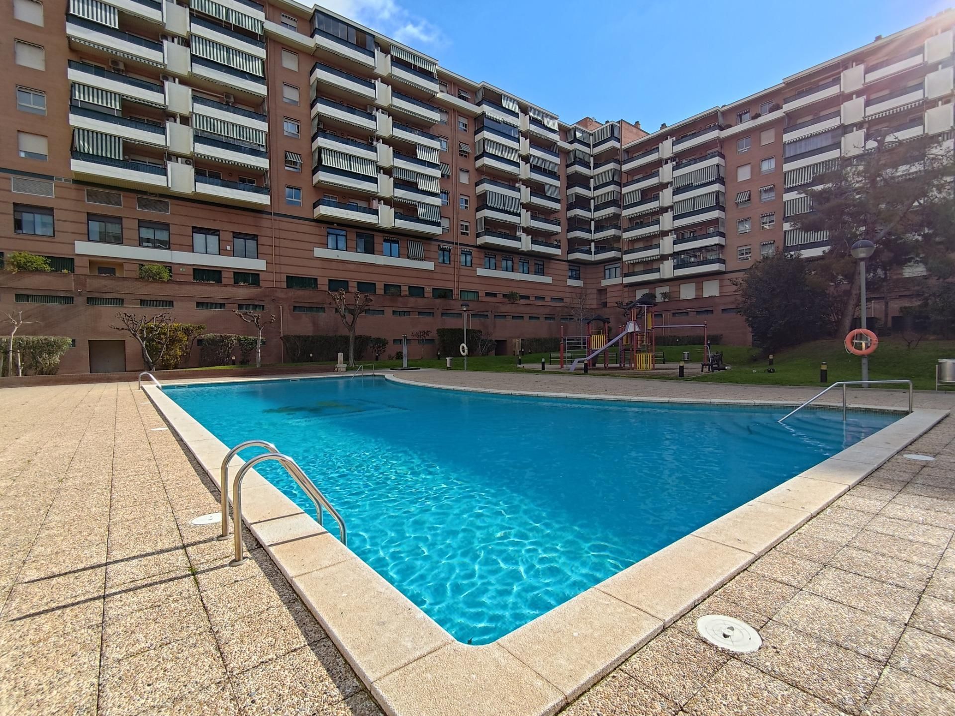 Piscina de Piso en venta en  Tarragona Capital con Calefacción, Jardín privado y Terraza