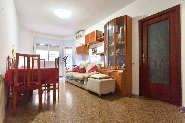 Piso en Venta en Castell - Poble Vell