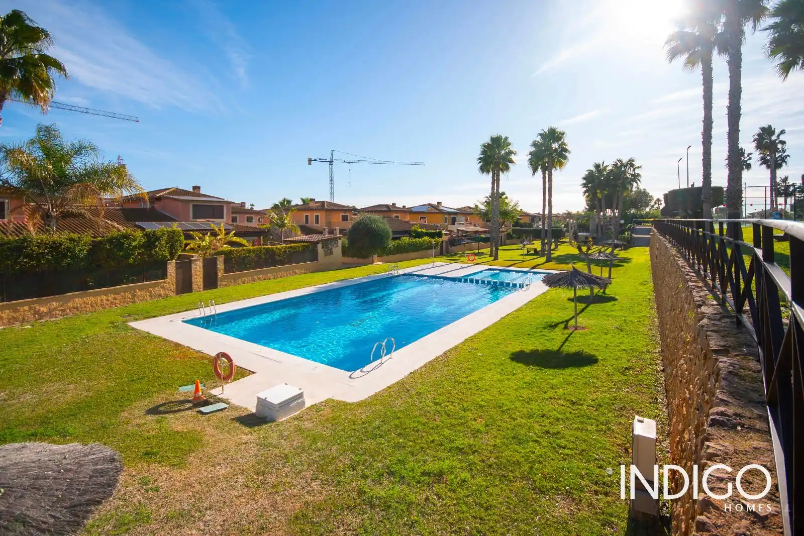 Piscina de Casa adosada en venda en Alicante / Alacant amb Aire condicionat, Jardí privat i Piscina