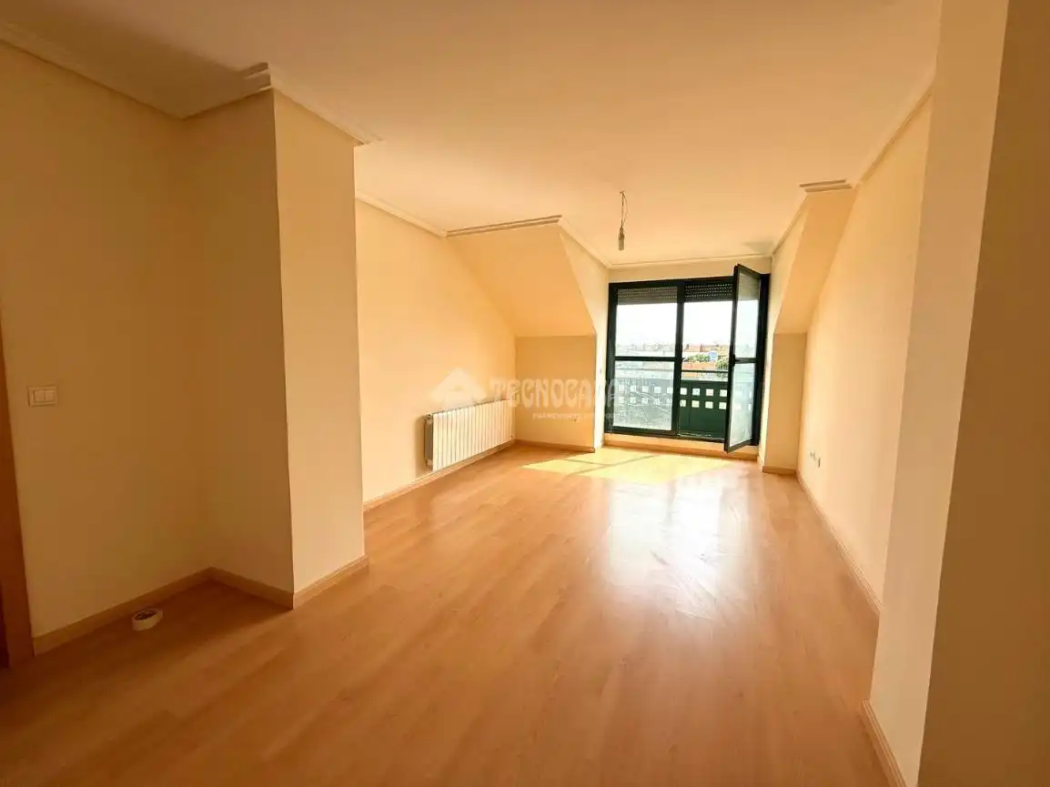 Sala de estar de Ático en venta en Villanubla con Calefacción, Parquet y Terraza