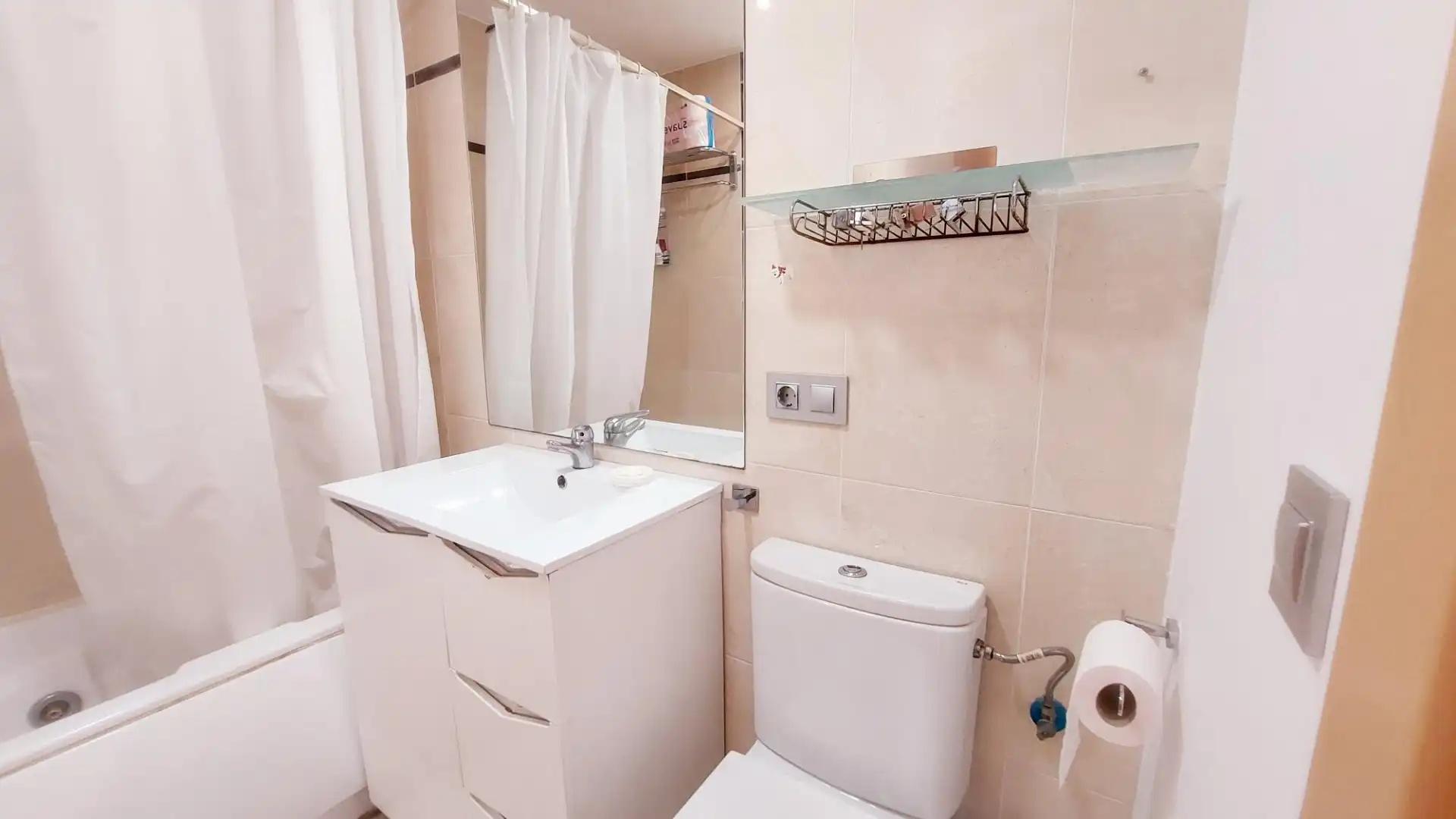 Baño de Dúplex en venta en Torrox con Aire acondicionado, Calefacción y Terraza