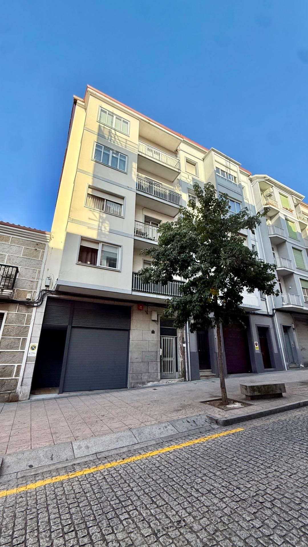 Vista exterior de Pis en venda en Ourense Capital  amb Calefacció, Terrassa i Balcó