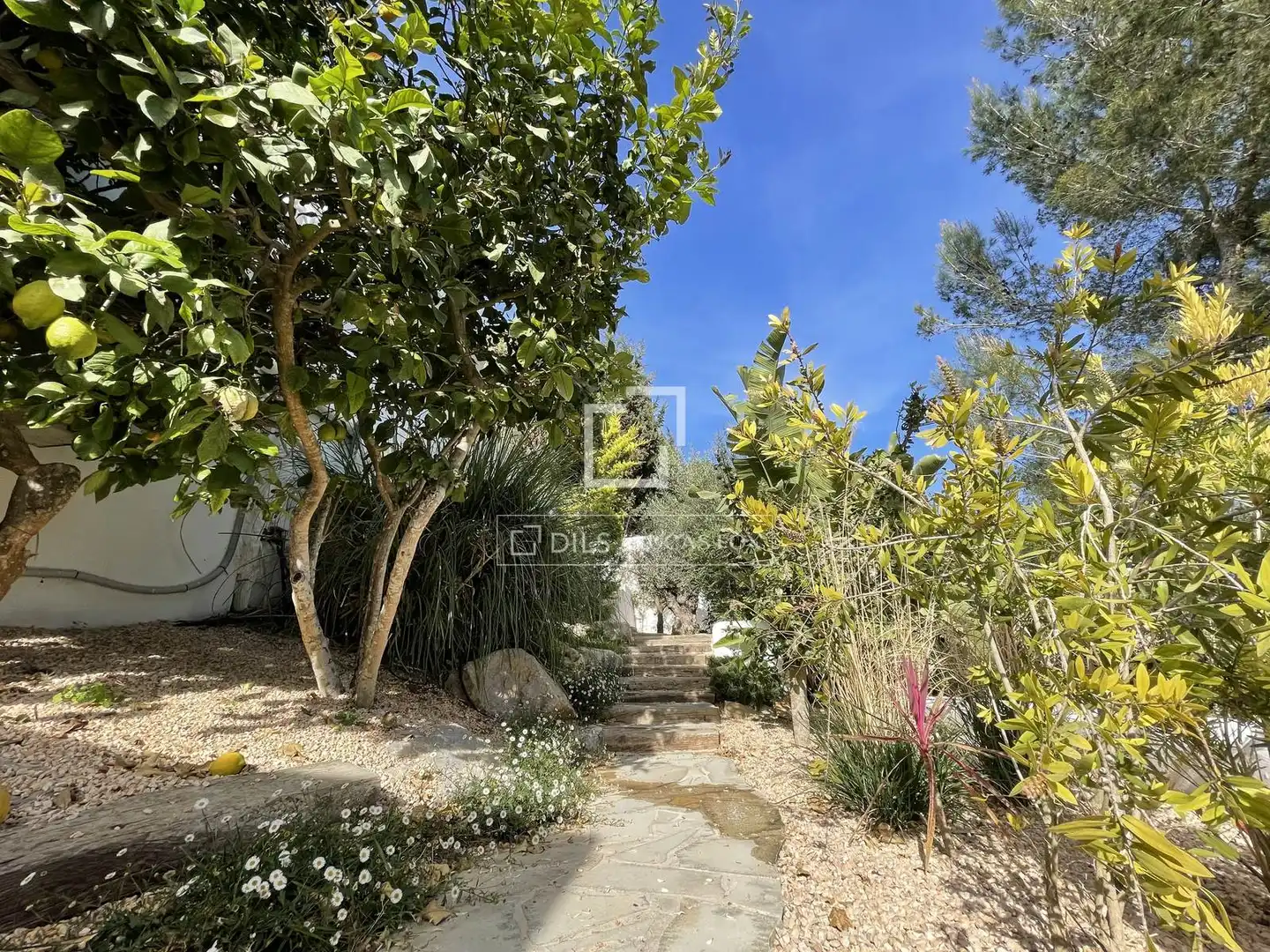 Garden of Houses for sale in Santa Eulària des Riu  with Air Conditioner, Heating and Private garden