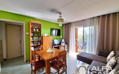 Living room of Flat for sale in Girona Capital  with Air Conditioner, Heating and Terrace