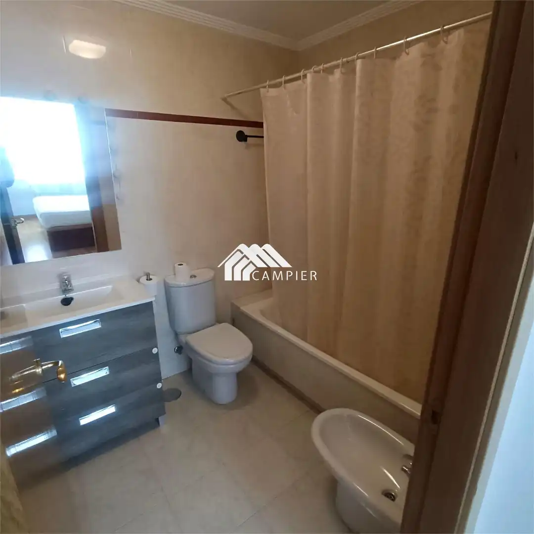 Baño de Piso en venta en Albacete con Calefacción, Trastero y Amueblado