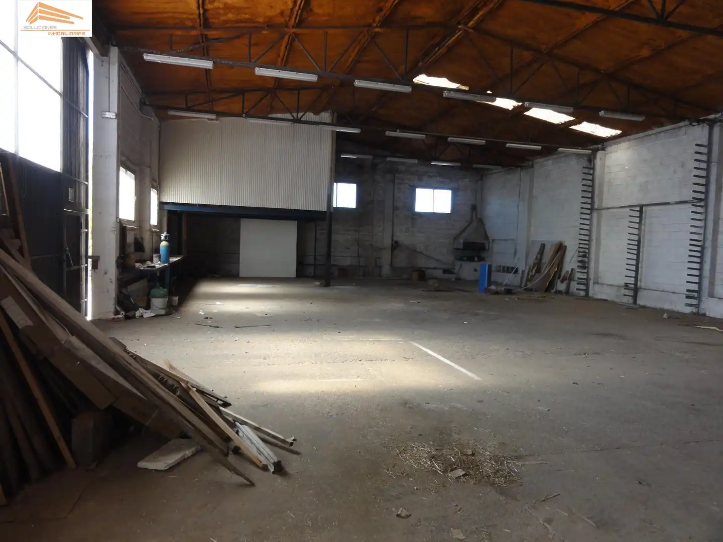 Nave industrial en venta en Pesquera de Duero