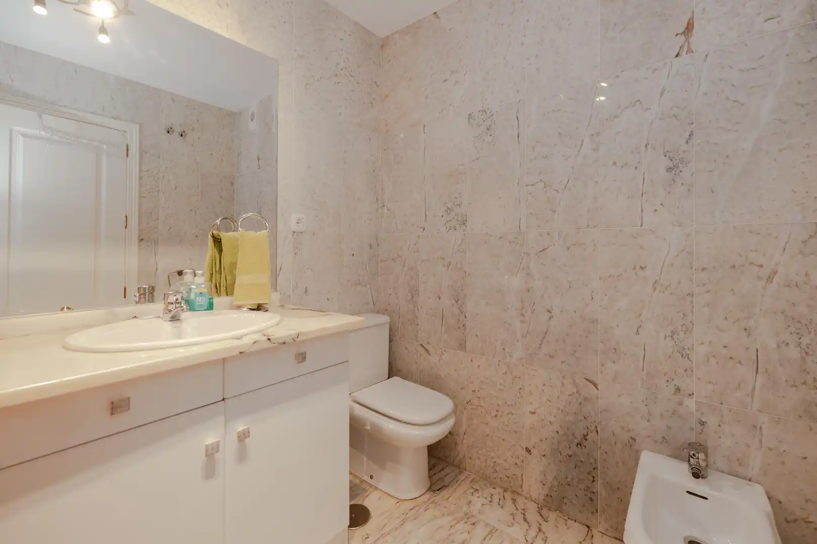 Bathroom of Flat for sale in Mijas  with Air Conditioner, Terrace and Storage room