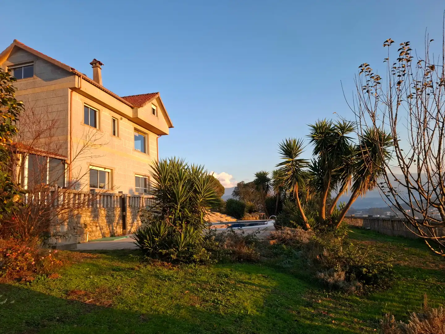 Vista exterior de Casa o xalet en venda en As Neves   amb Calefacció, Jardí privat i Terrassa