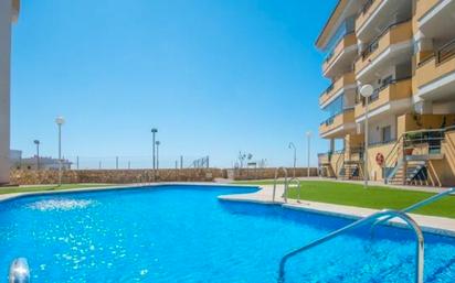 Piscina de Apartament de lloguer en Benalmádena amb Aire condicionat, Terrassa i Moblat