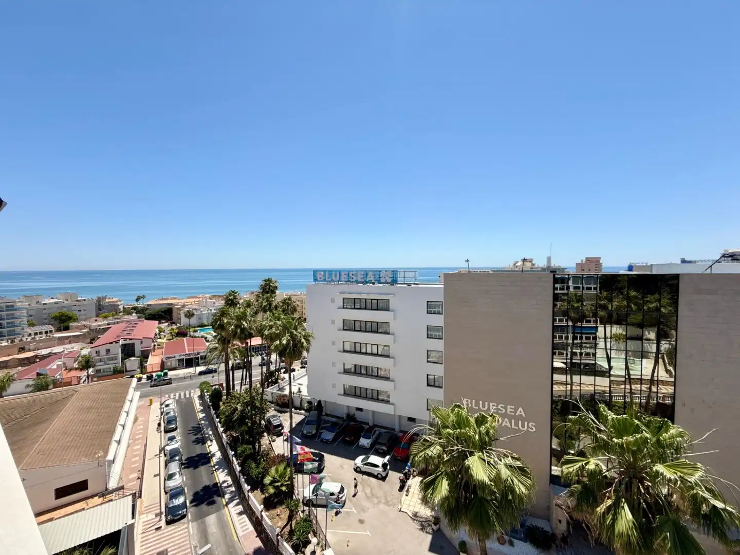 Vista exterior de Apartamento en venta en Torremolinos con Terraza, Amueblado y Piscina comunitaria