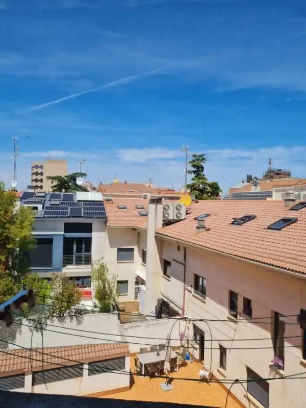 Vista exterior de Piso en venta en Guadalajara con Calefacción
