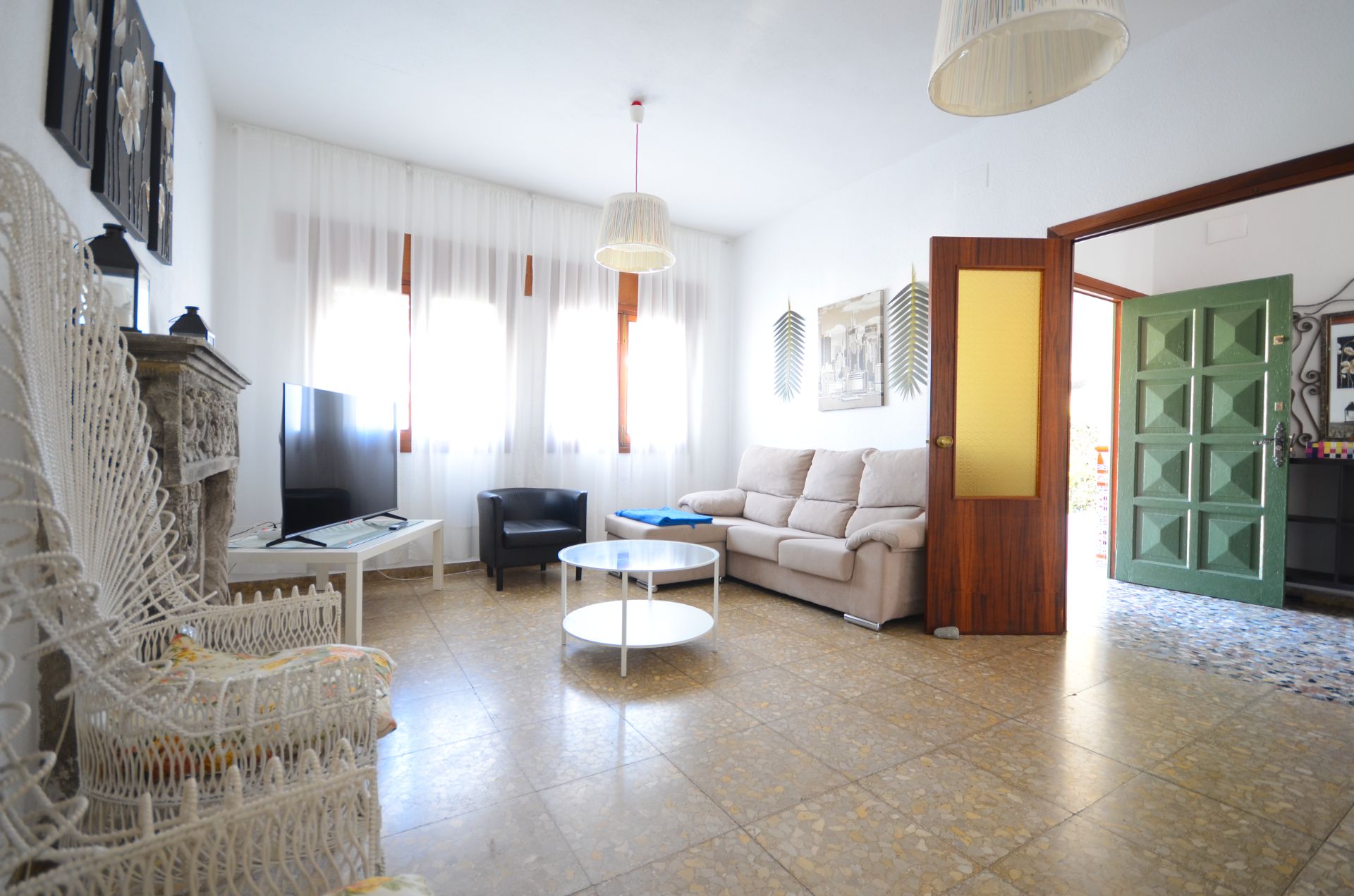 Sala d'estar de Casa o xalet en venda en Almonte amb Jardí privat, Terrassa i Piscina