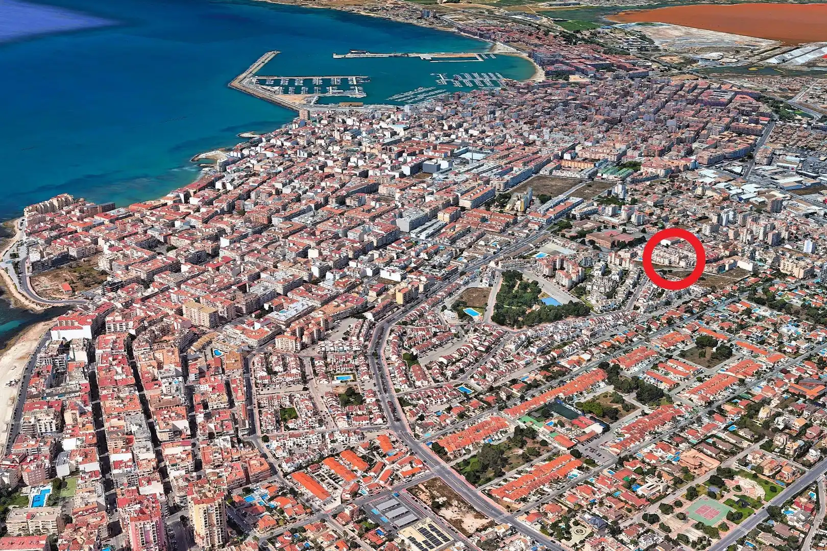 Vista exterior de Planta baja en venta en Torrevieja con Aire acondicionado, Calefacción y Terraza