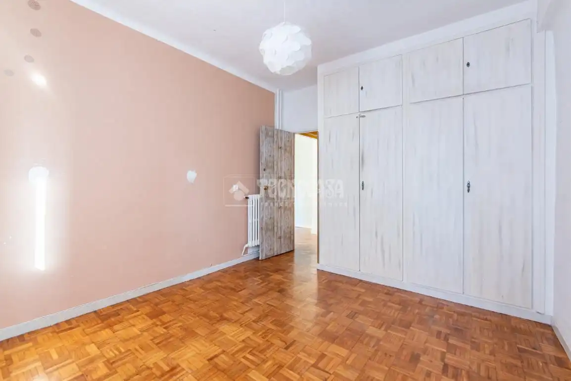 Habitación de Piso en venta en Madrid con Calefacción