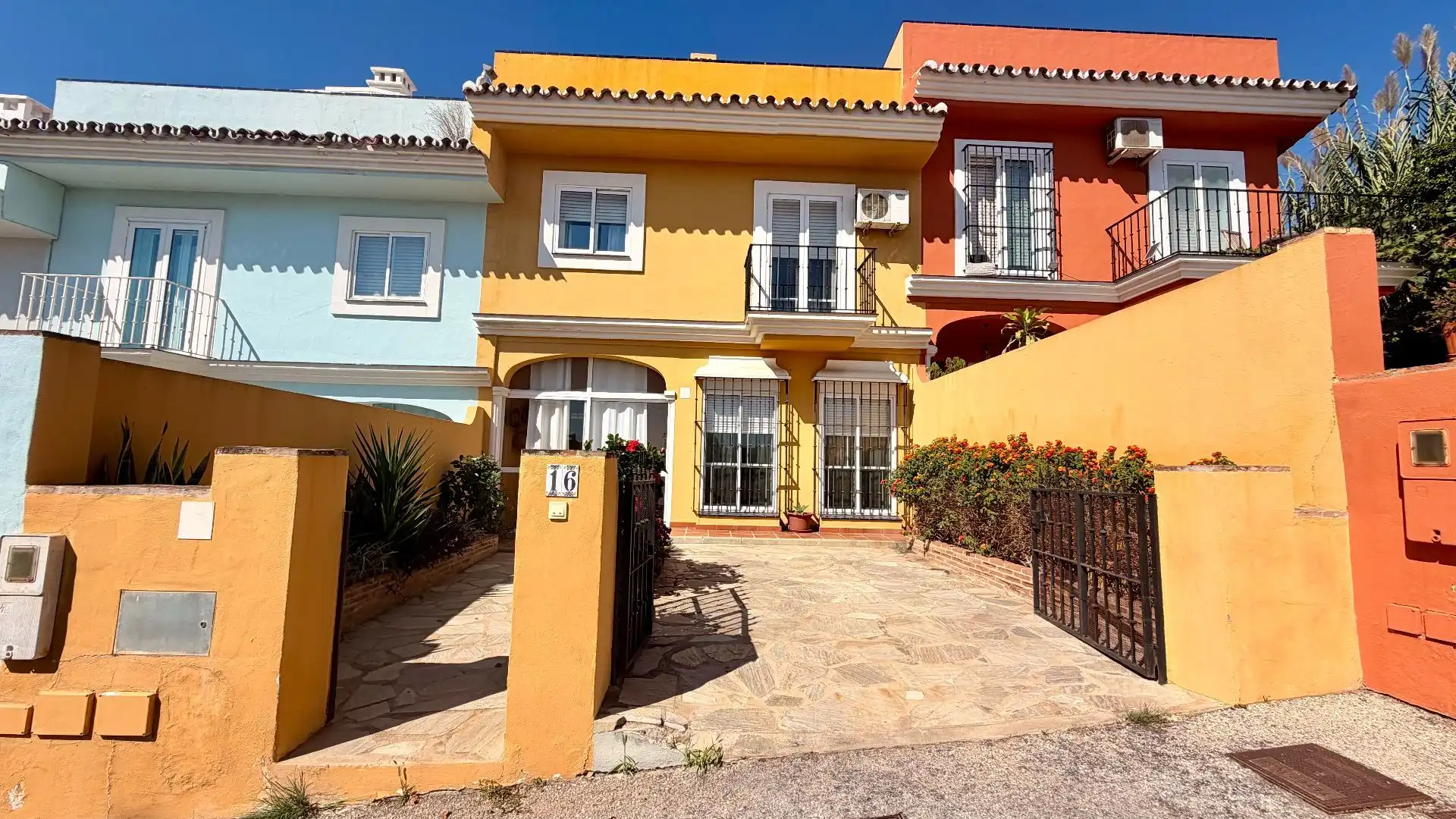 Adossat amb piscina de lloguer a Los chopos