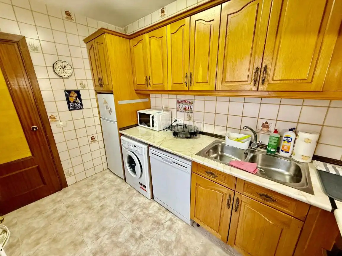 Cocina de Piso en venta en Ávila con Calefacción, Parquet y Trastero