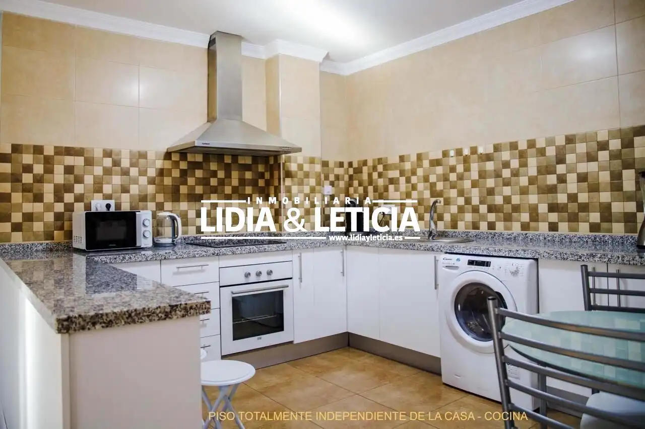 Cuina de Casa o xalet en venda en Alcalá de Guadaira amb Aire condicionat i Traster