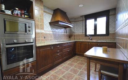 Küche von Einfamilien-Reihenhaus zum verkauf in La Vall d'Uixó mit Klimaanlage, Terrasse und Balkon