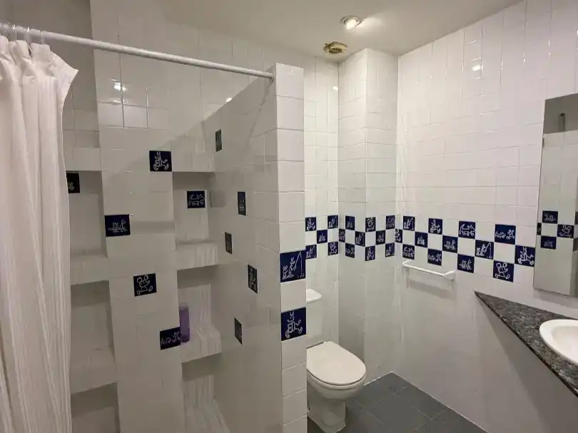 Bathroom of Flat for rent in Albal  with Air Conditioner and Balcony