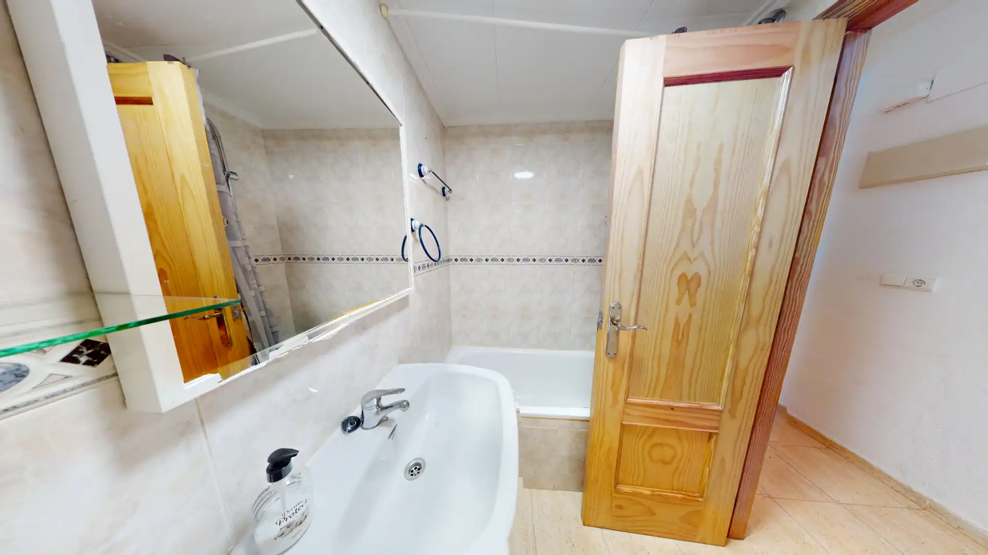 Baño de Ático en venta en Torrevieja con Aire acondicionado, Calefacción y Terraza