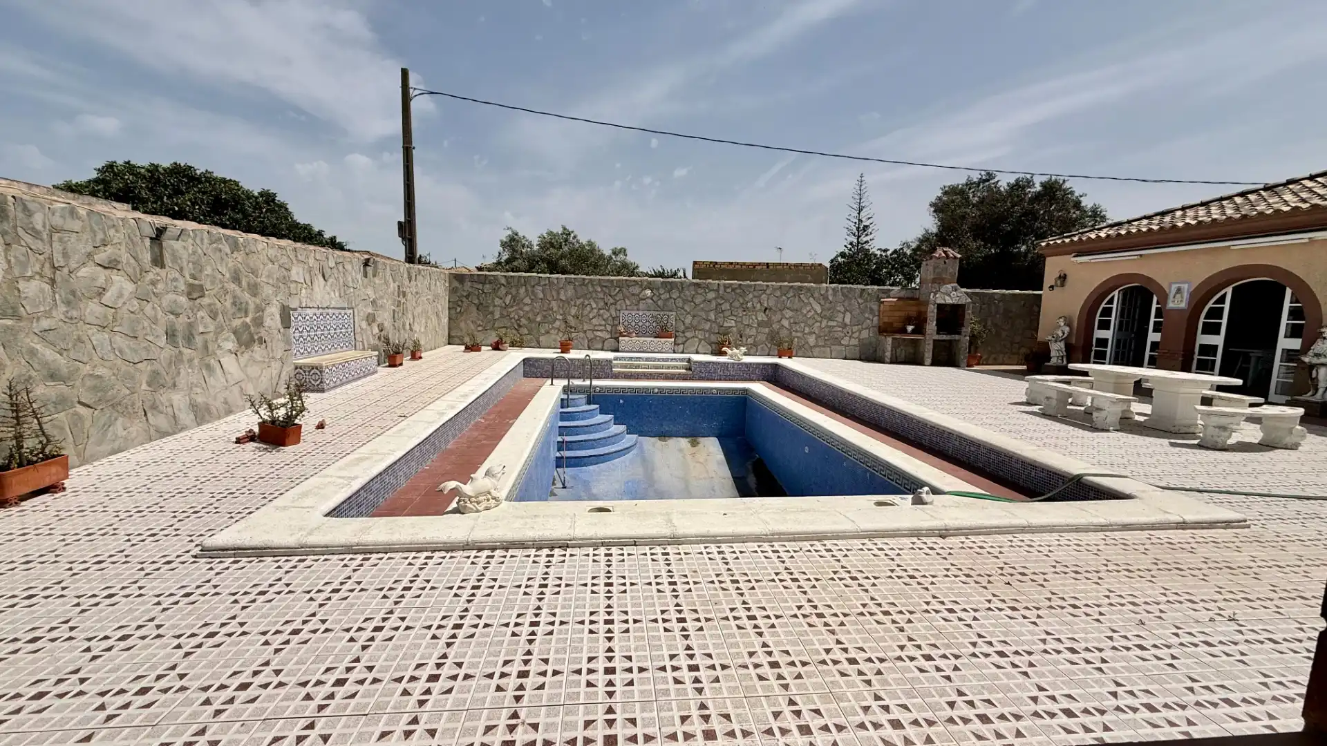 Piscina de Casa o chalet en venta en Chiclana de la Frontera con Aire acondicionado, Calefacción y Jardín privado
