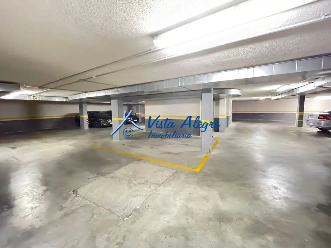 Parking de Ático en venta en Haro con Calefacción, Parquet y Terraza