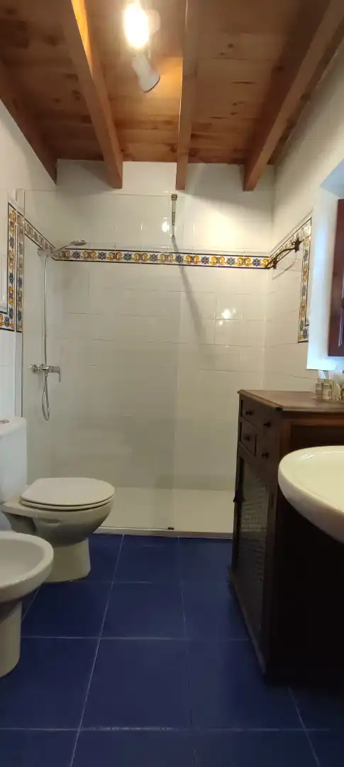 Baño de Casa o chalet en venta en Nava con Calefacción, Jardín privado y Parquet