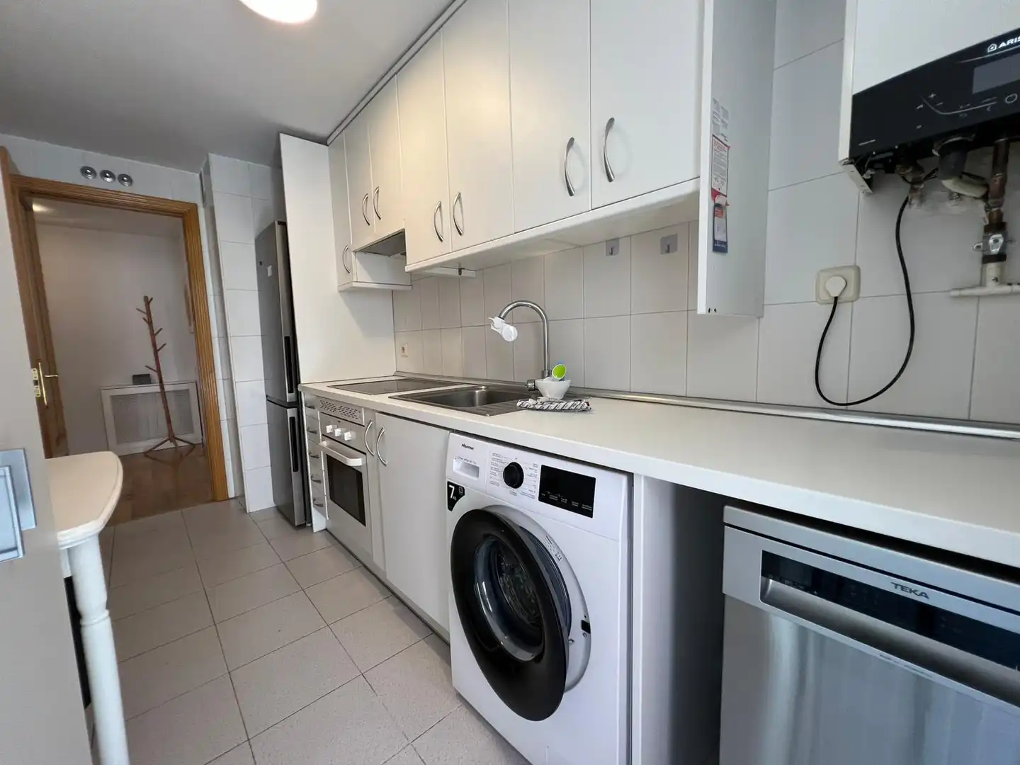 Kitchen of Flat for share in Madrid  with Heating, Furnished and Oven