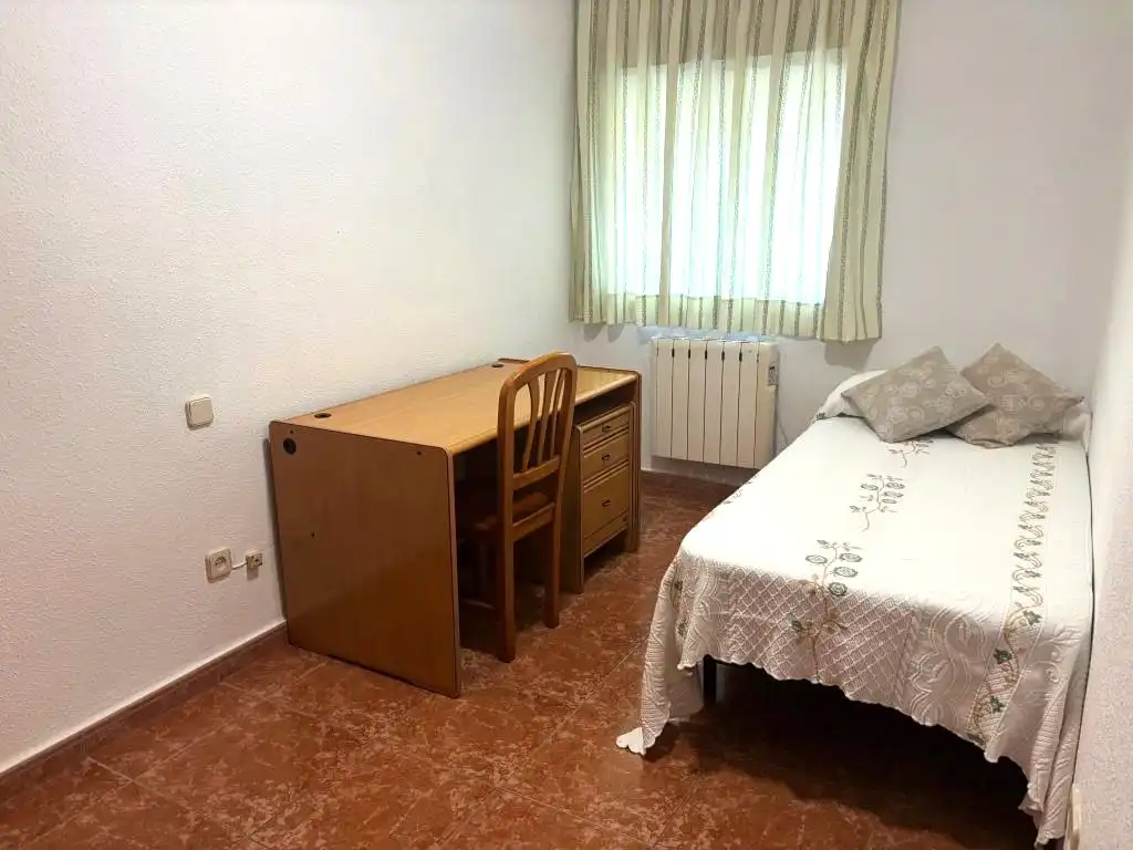 Habitación de Piso en venta en Madrid con Calefacción